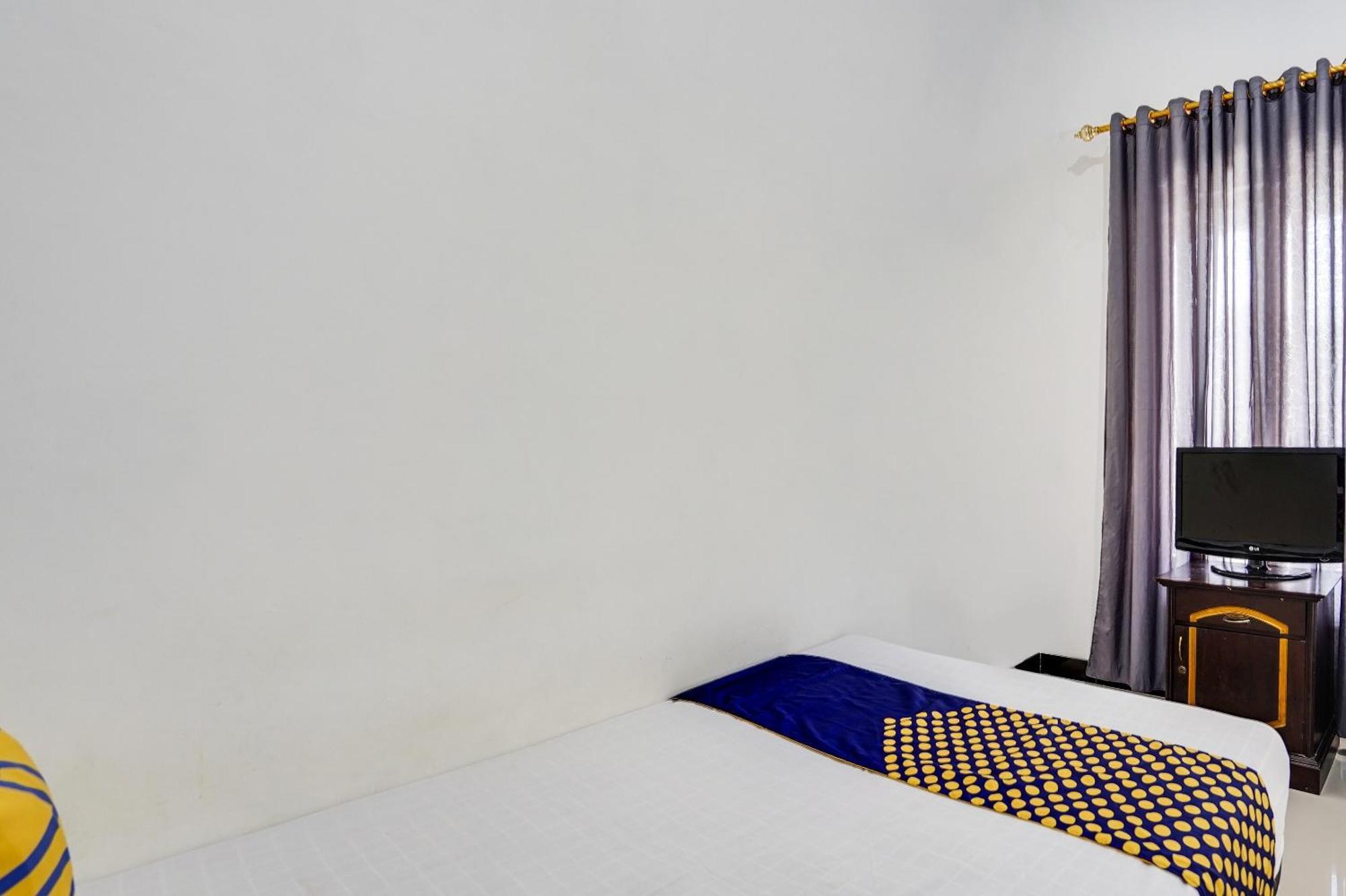 Spot On 91745 Rumah Kost Gresik Syariah Extérieur photo