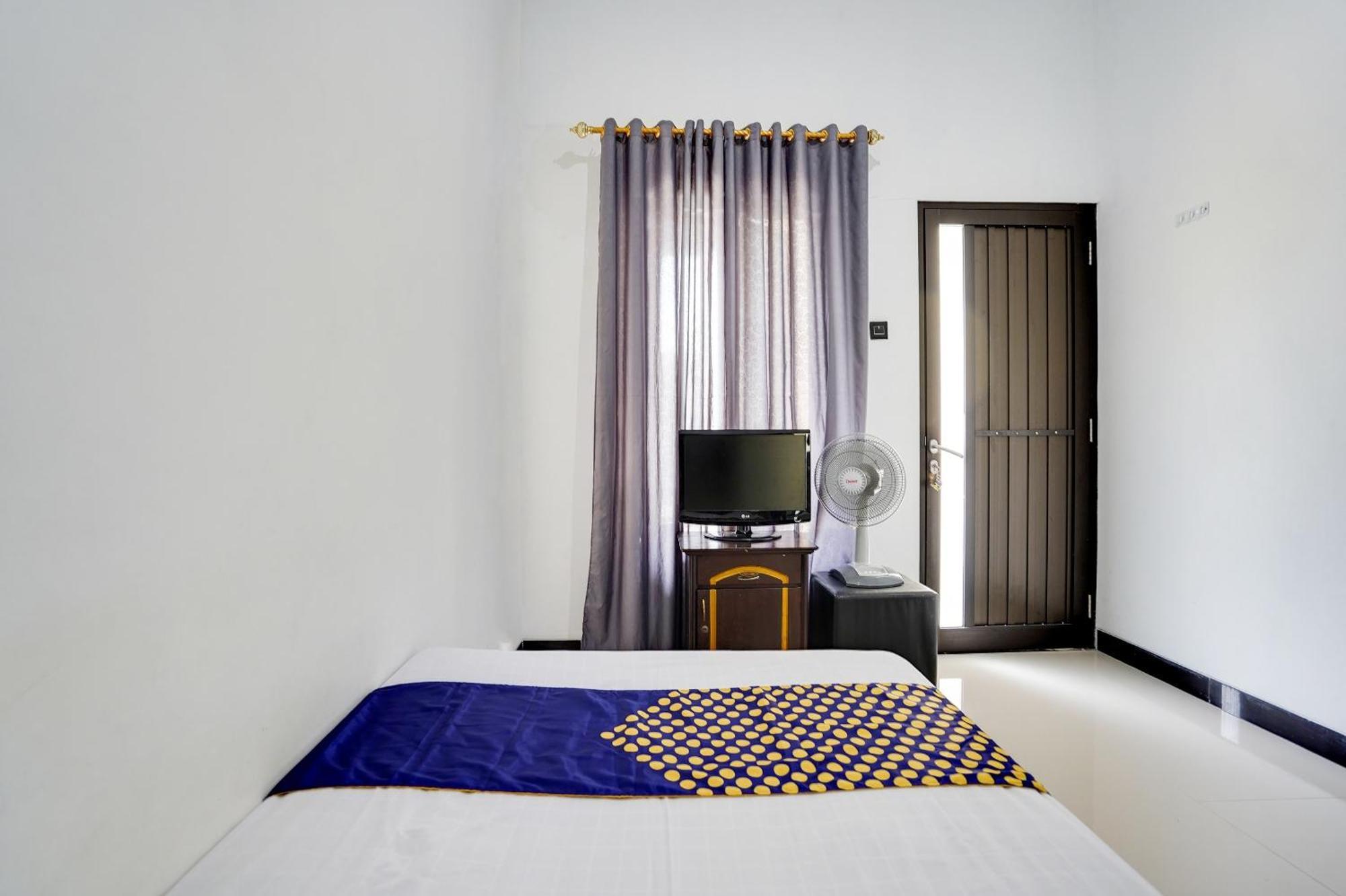 Spot On 91745 Rumah Kost Gresik Syariah Extérieur photo